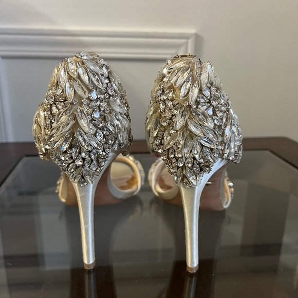 Badgley Mischka Tampa Embellished Stiletto Wedding Heel - Picture 5 of 10